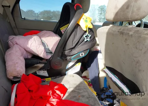 2008 Mercury Mariner V6 z USA, uszkodzony, nr VIN 4M2CU811X8KJ34869